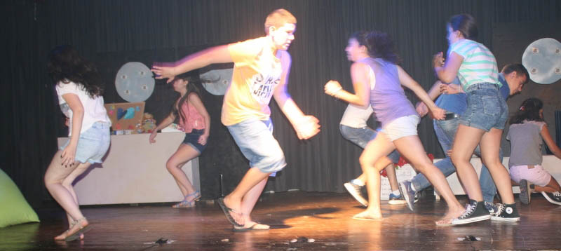 בין האזעקות7