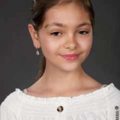 טליה רונדל בוגרת הסטודיו קוטפת תפקידים בסדרות רבות 