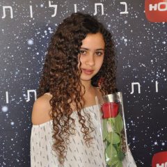 טופז מרום בוגרת הסטודיו קוטפת תפקידים במרץ והפעם לסדרות בתולות וילדי בית העץ 